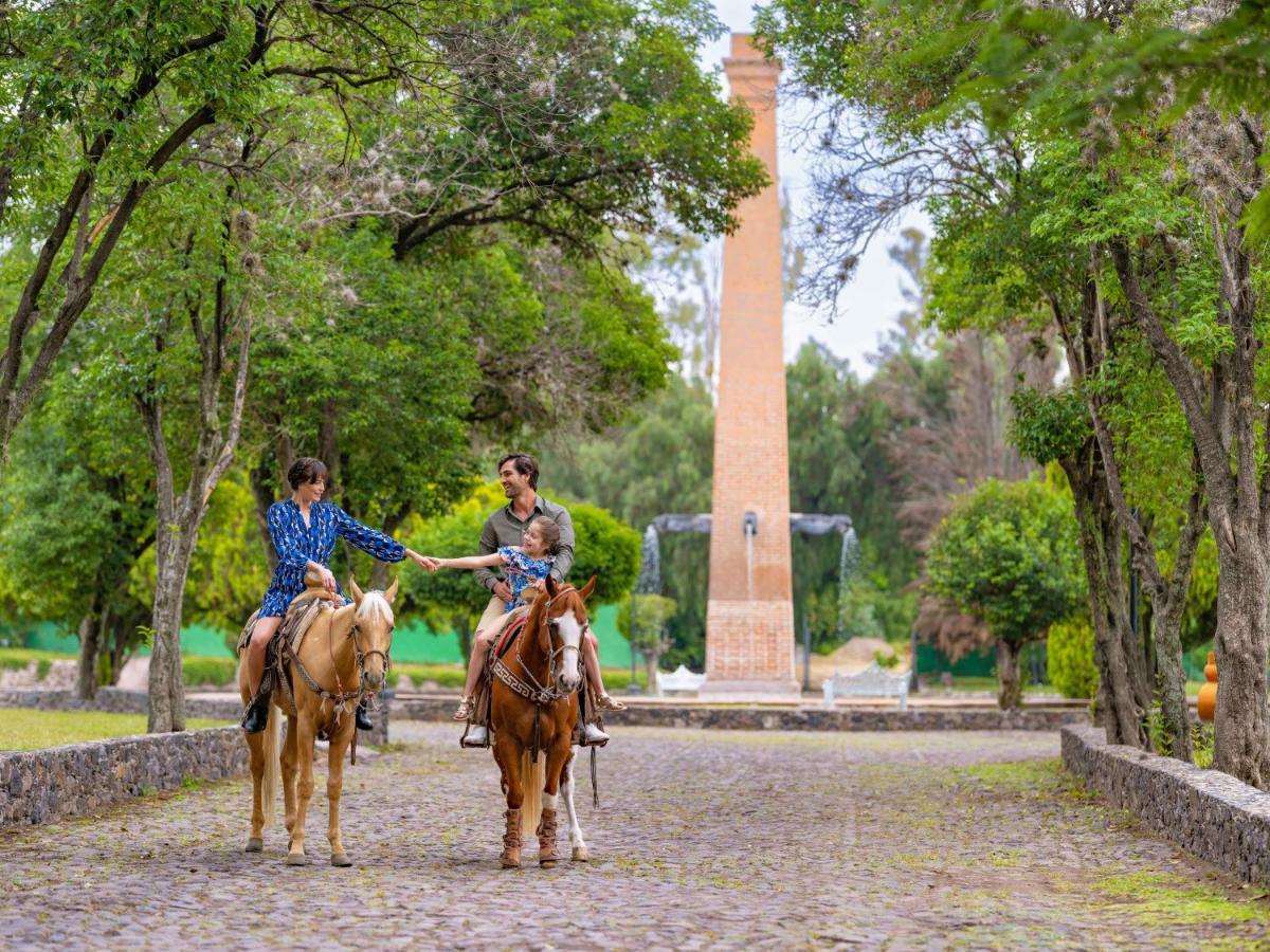 Hacienda Jurica By Brisas Hotel Queretaro Exterior photo Monument to the Battle of San Martín de Porres