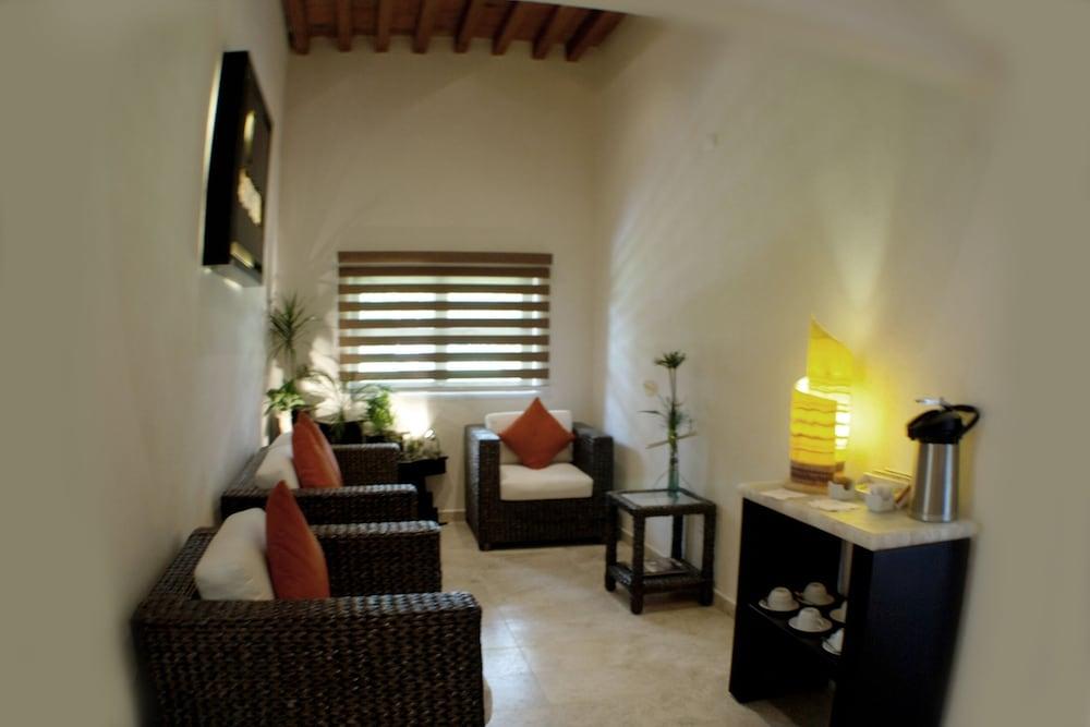 Hacienda Jurica By Brisas Hotel Queretaro Exterior photo A room at the hotel