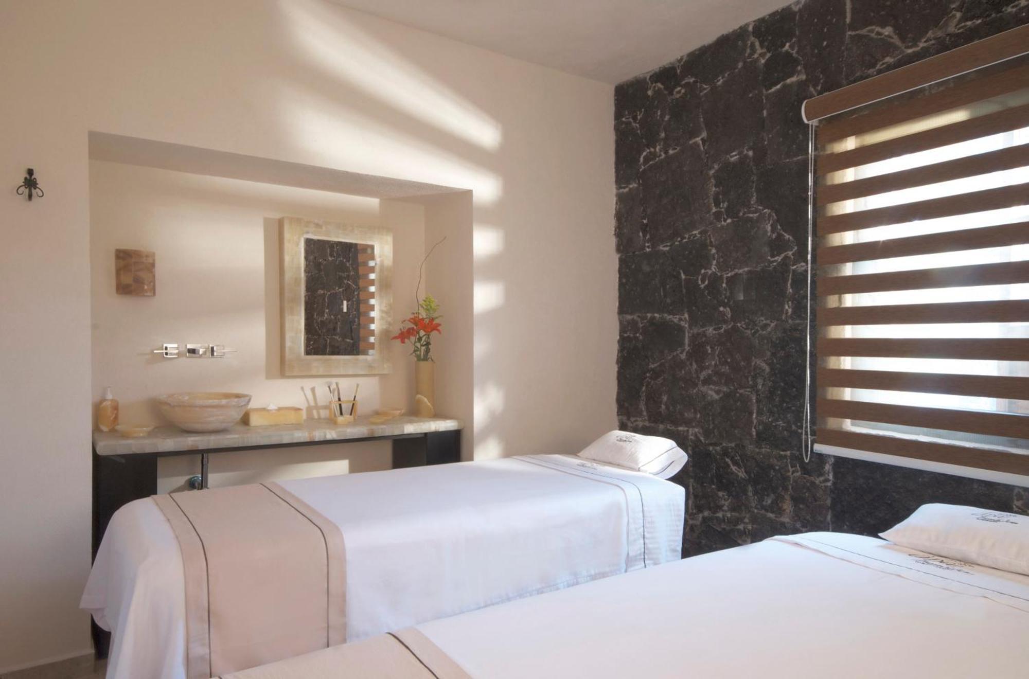 Hacienda Jurica By Brisas Hotel Queretaro Exterior photo Spa at the Four Seasons Hotel, Madrid
