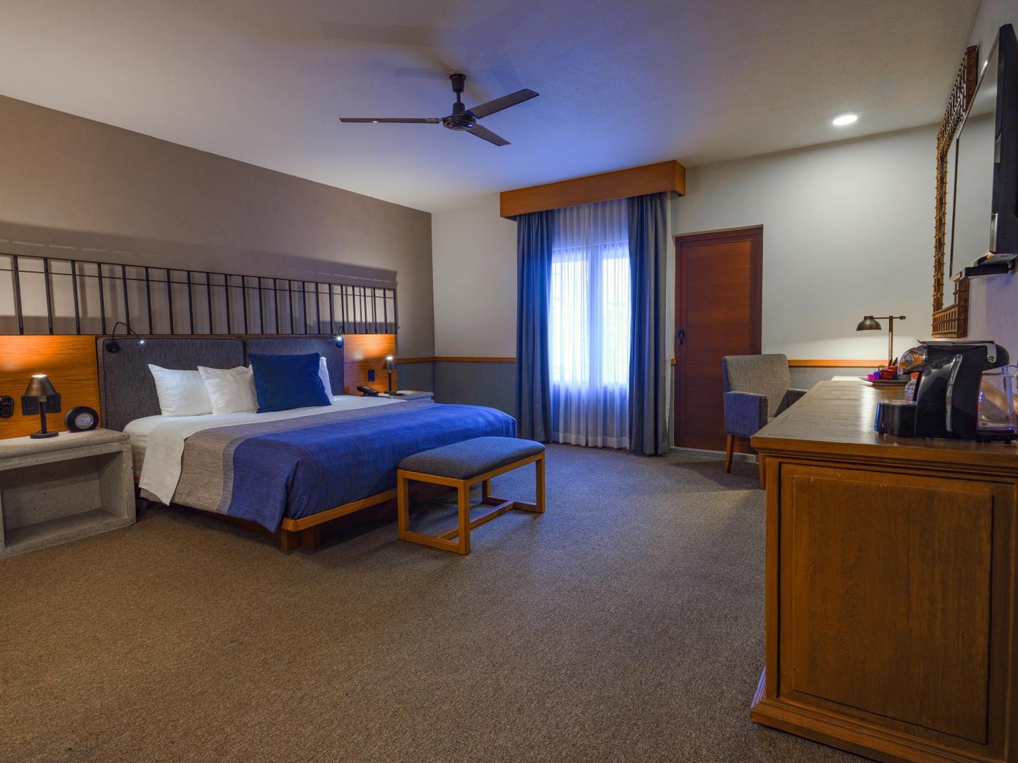 Hacienda Jurica By Brisas Hotel Queretaro Exterior photo A room at the hotel